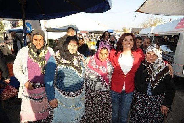 Başkan &Ccedil;er&ccedil;ioğlu, Cumartesi Pazarını Gezdi 1