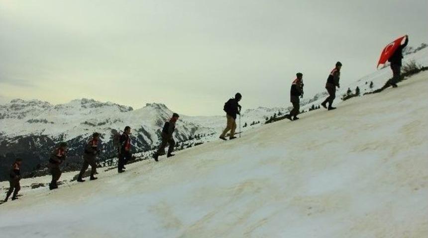 2 Bin Metrede &Ccedil;anakkale Şehitlere Anıldı