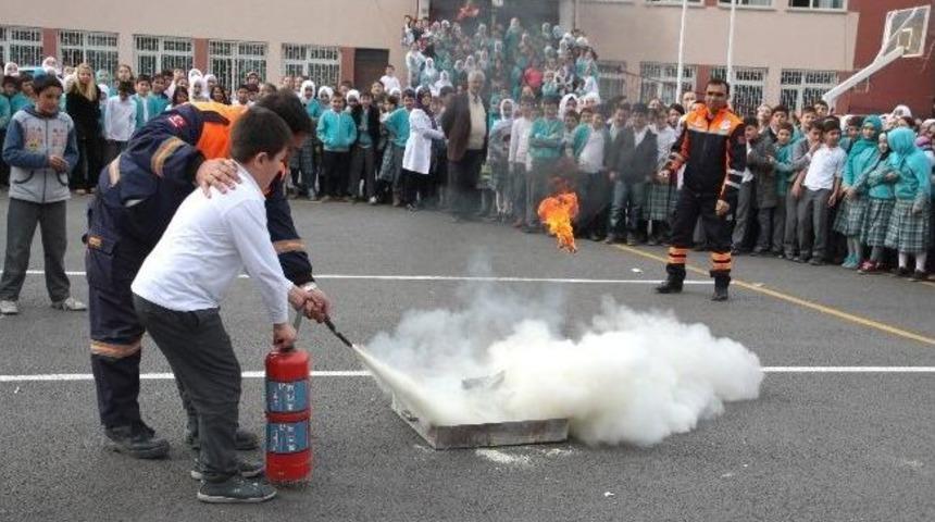 Sincan Belediyesi'nden &Ouml;ğrencilere Deprem Tatbikatı