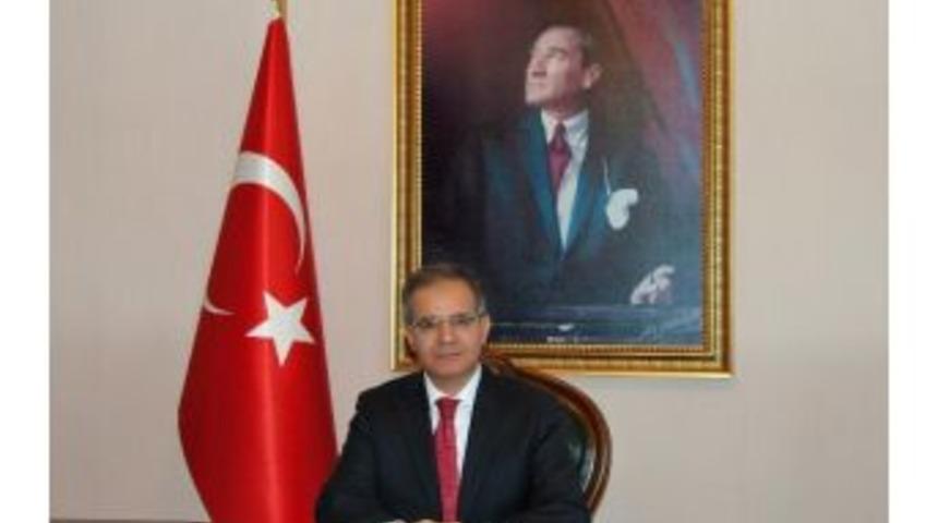 Vali Tapsız'ın 18 Mart Şehitler G&uuml;n&uuml; Ve &Ccedil;anakkale Zaferi'nin 99. Yıld&ouml;n&uuml;m&uuml; Mesajı