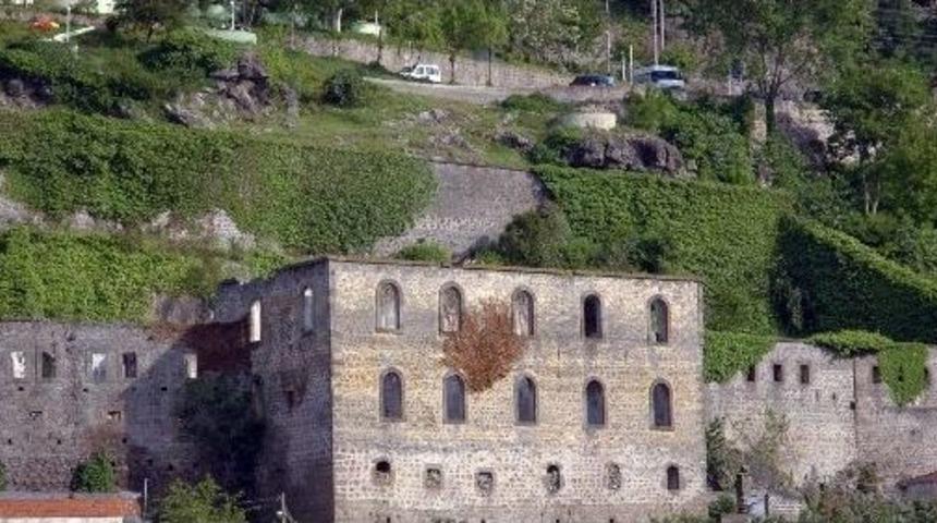 Tarihi Kızlar Manastırı'nın Restorasyonu Başladı