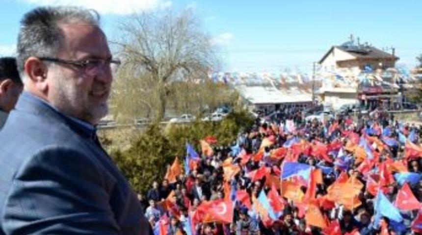 G&uuml;la&ccedil;ar: &ldquo;biz Hizmet Diyoruz; Onlar Taş, Bomba Diyor&rdquo;