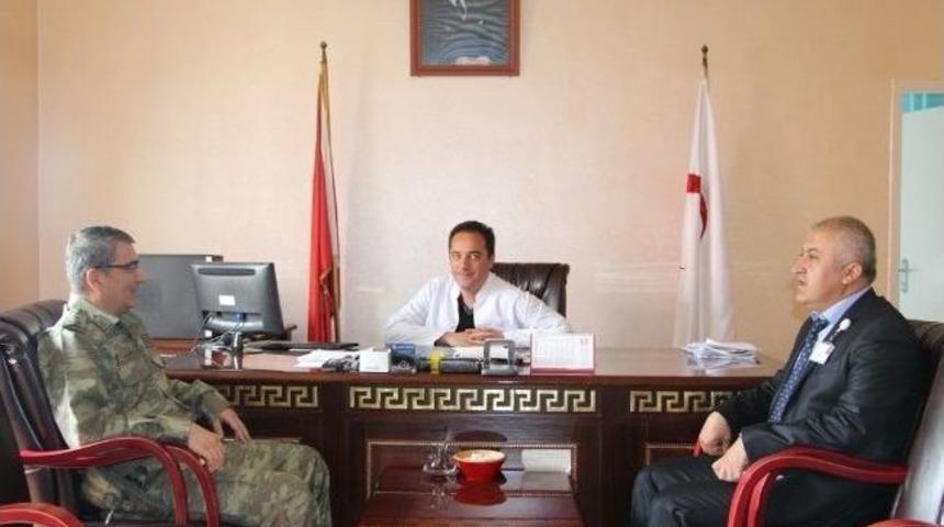 Alay Komutanı Sakaoğlu, Başhekim Kaya'yı Ziyaret Etti