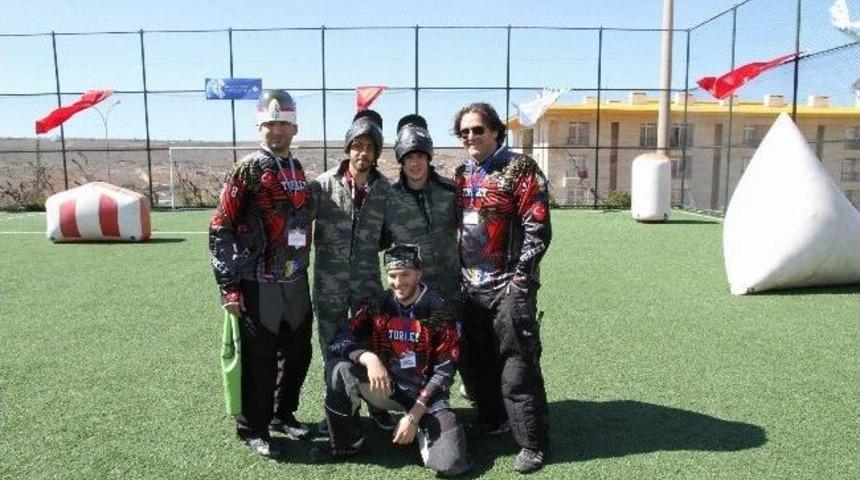 Hk&uuml;&rsquo;de, Paintball Eğitimi Verildi