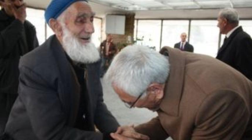 Karakaya&rsquo;dan Yaşlılar Haftası Mesajı