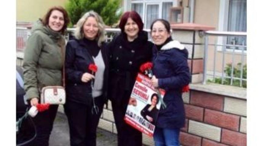 Bayan Muhtar Adayı &Ccedil;alışmalarını S&uuml;rd&uuml;r&uuml;yor