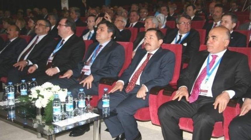 221&rsquo;nci &Uuml;niversiteler Arası Kurul Toplantısı Ak&uuml;&rsquo;de Başladı