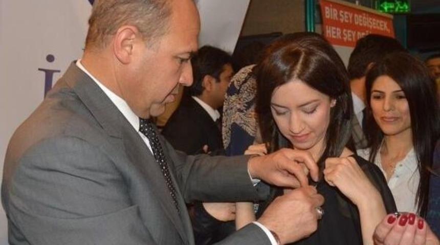 Ak Parti'den İstifa Eden Kadınlar Mhp'ye Katıldı