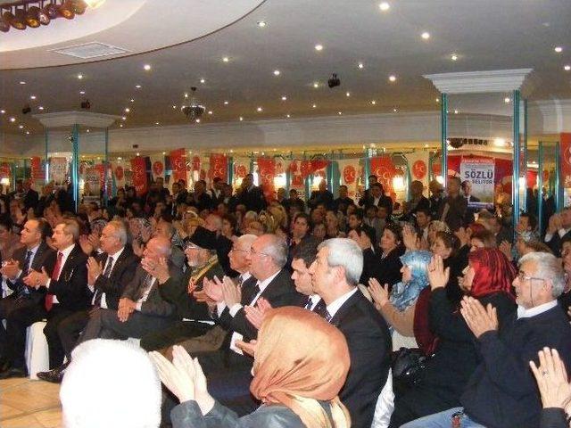 Ak Parti'den İstifa Eden Kadınlar Mhp'ye Katıldı