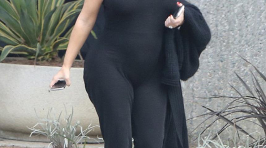 Kim Kardashian'ın sıra dışı hamile stili