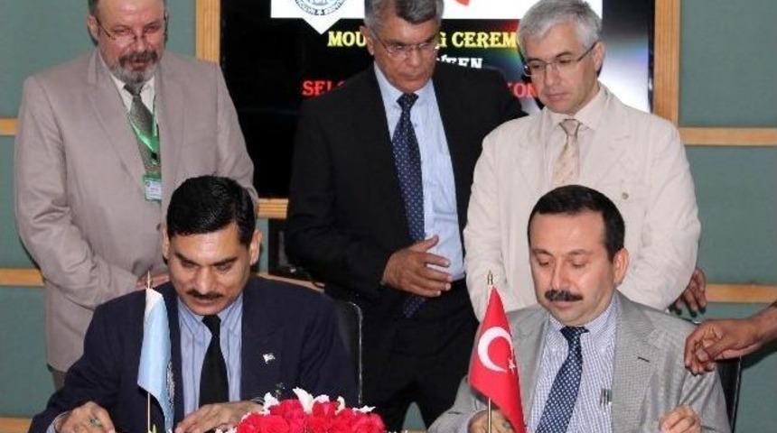 Sel&ccedil;uk, Pakistan&rsquo;da 4 &Uuml;niversiteyle İşbirliği Protokl&uuml; İmzaladı
