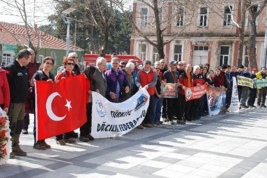 &Ccedil;anakkale Şehitleri İ&ccedil;in Tırmanıyorlar