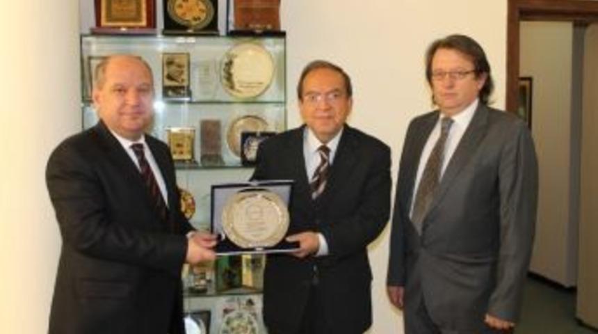 İzfaş&rsquo;a İşkur&rsquo;dan Teşekk&uuml;r Plaketi