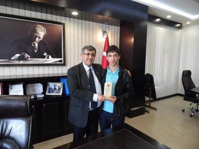 Antalya da En G&uuml;zel Ezanı Manavgatlı &Ouml;ğrenci Okudu 1