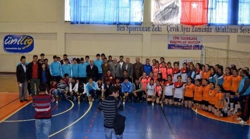 Kul&uuml;pler Arası Voleybol Ve Hentbol&rsquo;da Şampiyonlar Belli Oldu