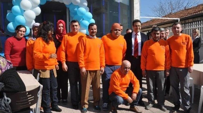 Devlet Şizofreni Hastalarını İş Sahibi Yaptı