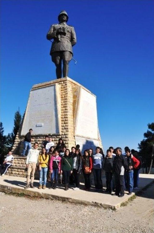 Salihli Belediyesi 500 Öğrenciyi Çanakkale’ye Gönderdi 3