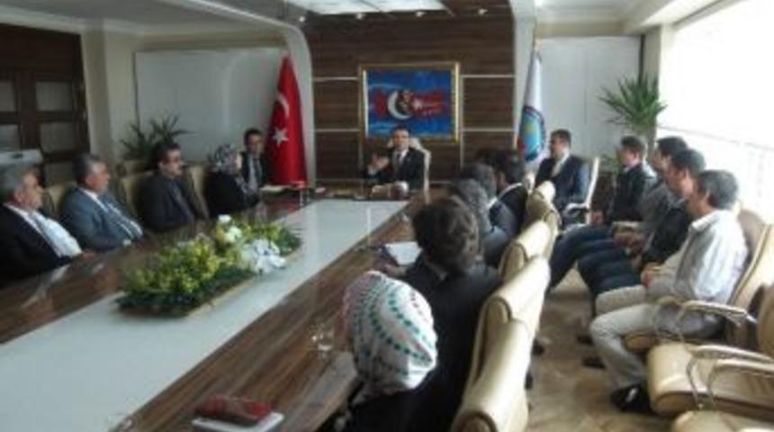 Payas'ta Parti Bayrakları Cadde Ve Sokaklardan Kaldırıldı