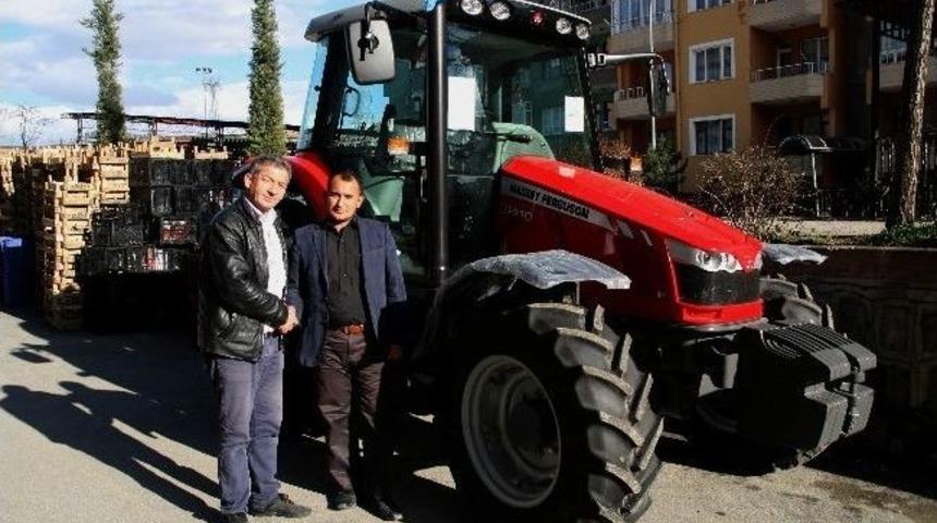 Yozgatlı &Ccedil;ift&ccedil;iler Tkdk Projeleriyle Trakt&ouml;rlerini Yeniliyor