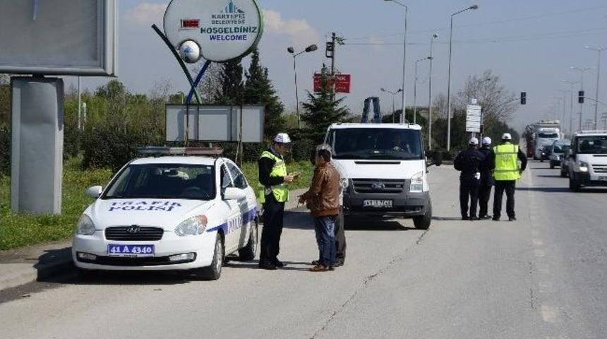 Maliye Ekipleri Belgeleri Eksik Ara&ccedil;lara Ceza Kesti