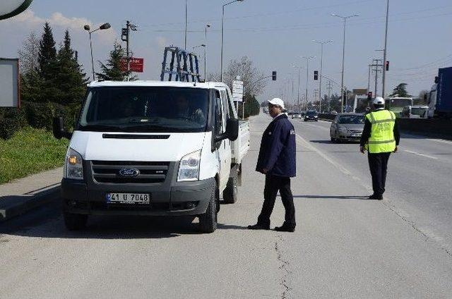 Maliye Ekipleri Belgeleri Eksik Ara&ccedil;lara Ceza Kesti 1