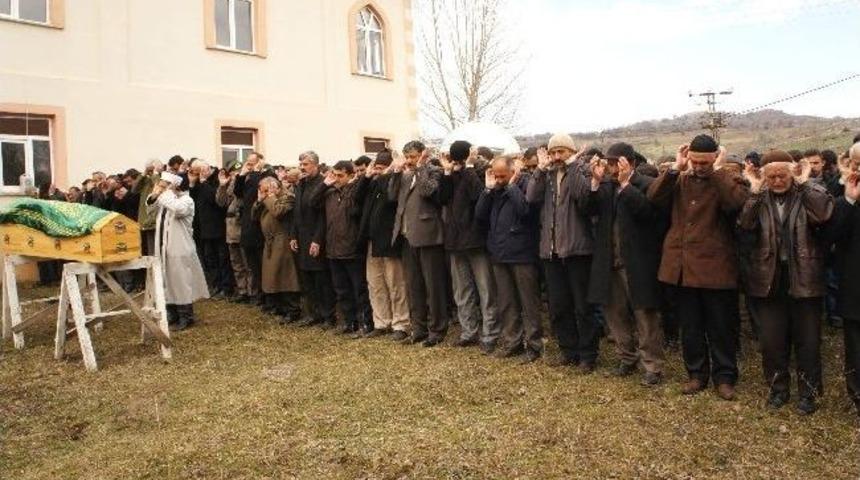 11 G&uuml;n Sonra Cesedine Ulaşılan Ali &Ccedil;akır Toprağa Verildi