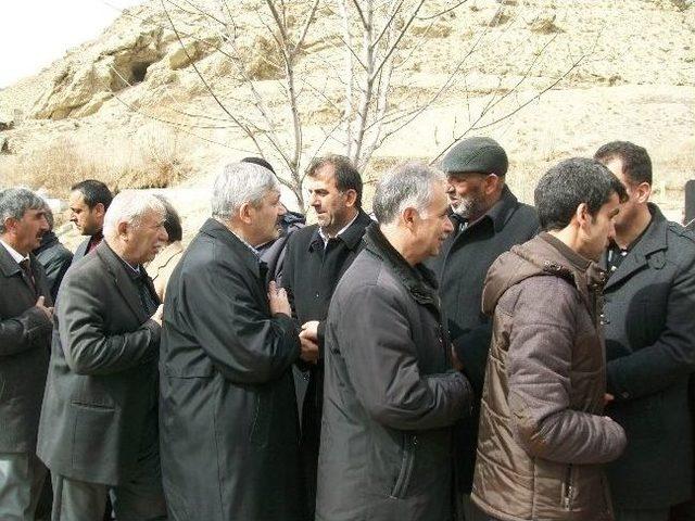 Narman Eski Belediye Başkanlarından Zeki Kınalı Son Yolculuğuna Uğurlandı 2