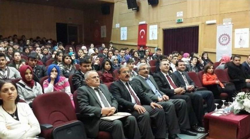 Siirt'te İstiklal Marşı'nın Kabul&uuml; Konulu Konferans D&uuml;zenlendi