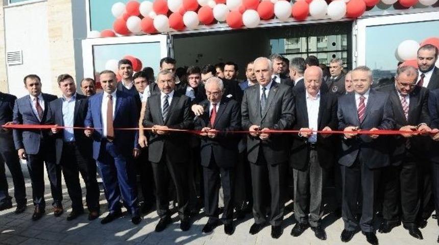 Ey&uuml;p Sultan K&uuml;lt&uuml;r Ve Spor Kompleksi Hizmete A&ccedil;ıldı