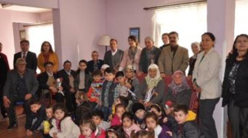 &Ouml;demiş Hem, Huzurevi Sakinlerini Sevindirdi