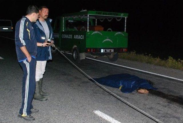 Karşıdan Karşıya Geçmek İsteyen Engelli Vatandaşa Otomobil Çarptı 1