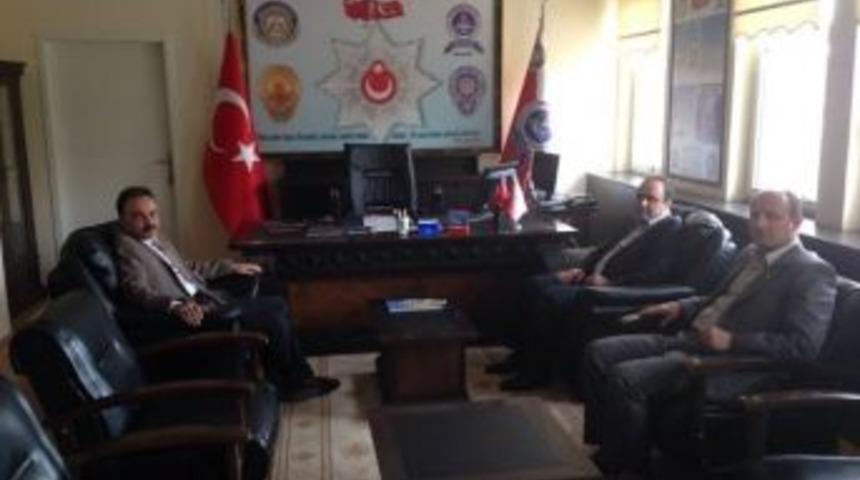 &Ouml;zbek Polis Okulunu Ziyaret Etti