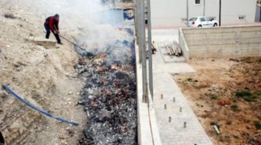 G&uuml;r&uuml;n&rsquo;de Ka&ccedil;ak Sigaralar İmha Edildi