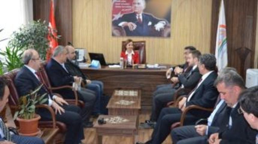 Organik Zeytinyağı Tesisi İ&ccedil;in İlk Kazma Vuruldu