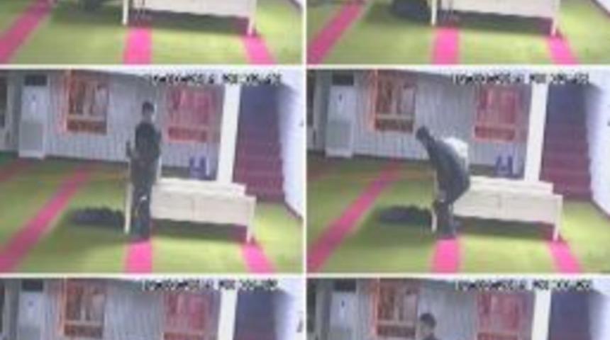 (&ouml;zel Haber) Namaz Kılar Gibi Yapıp İmamı Soydu