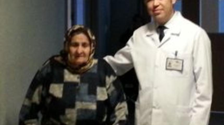 82 Yaşındaki Kadın 5 Yıl Sonra Yeniden Y&uuml;r&uuml;meye Başladı