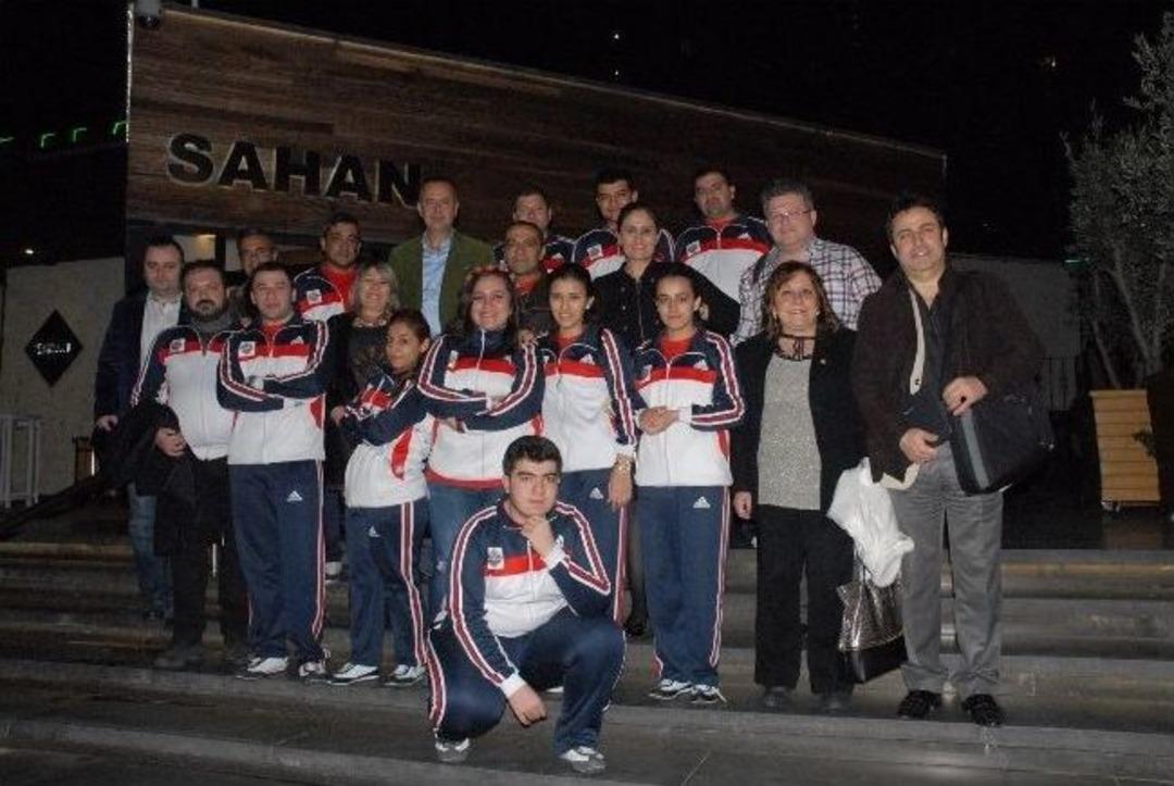 &Ccedil;eled Uşağlar İstanbul&rsquo;u Salladı