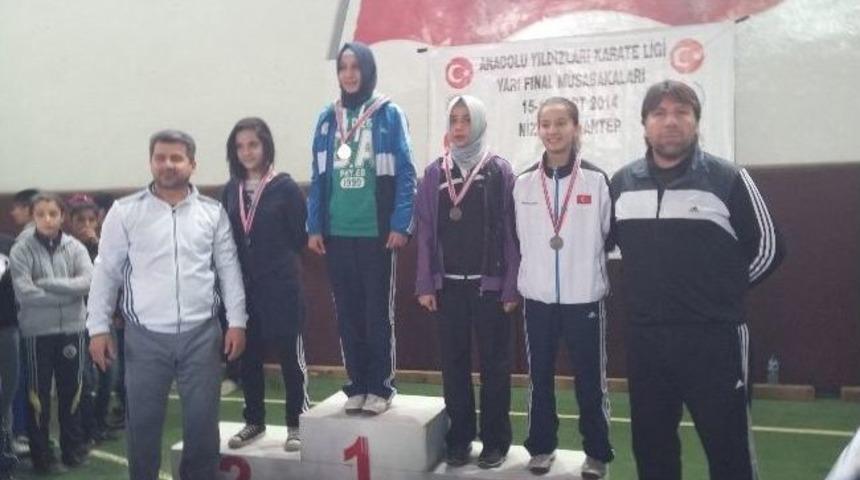 Şahinbey Belediye Sporlu Kareteciler Birinci Oldu