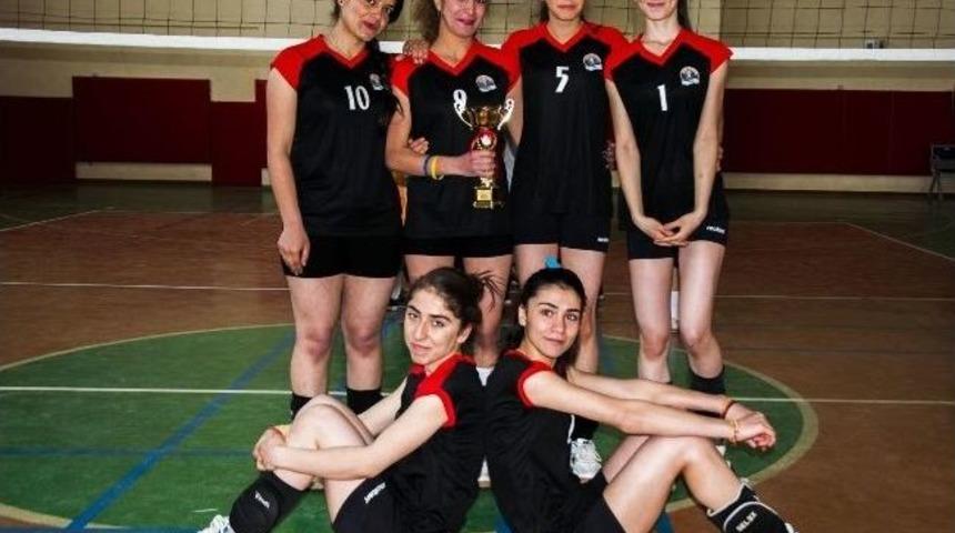 Gen&ccedil; Erkekler-bayanlar Voleybol İl Birinciliği