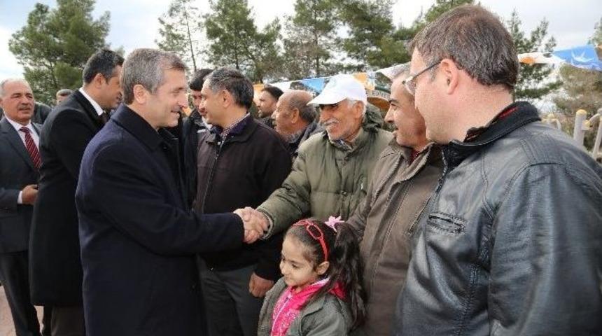 Başkan Tahmazoğlu, Alkışlarla Karşılanıyor