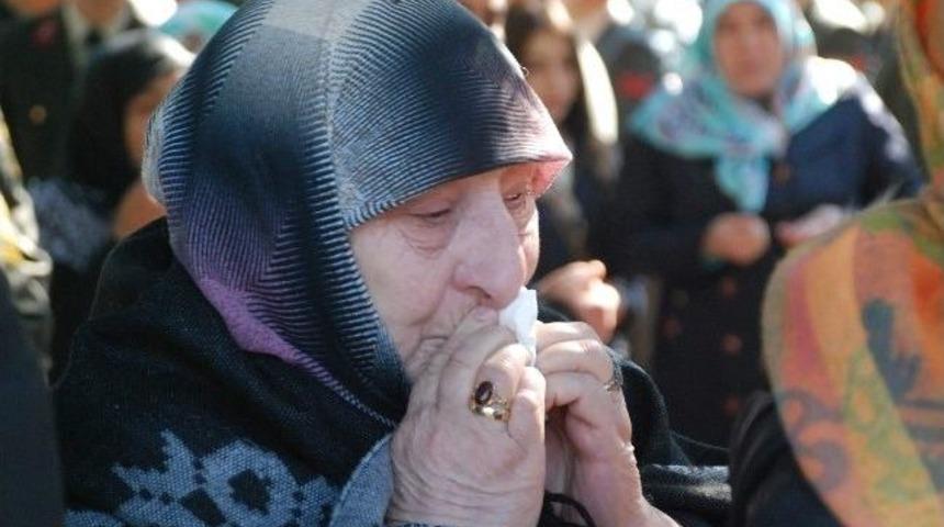 Şehit Annesinin G&ouml;zyaşları