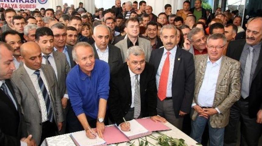 Muratpaşalı İş&ccedil;ilerin S&ouml;zleşmeleri Yeniledi