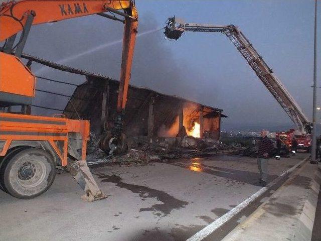 Körfez deki Yangın Altı Saatlik Çalışmayla Söndürüldü 1