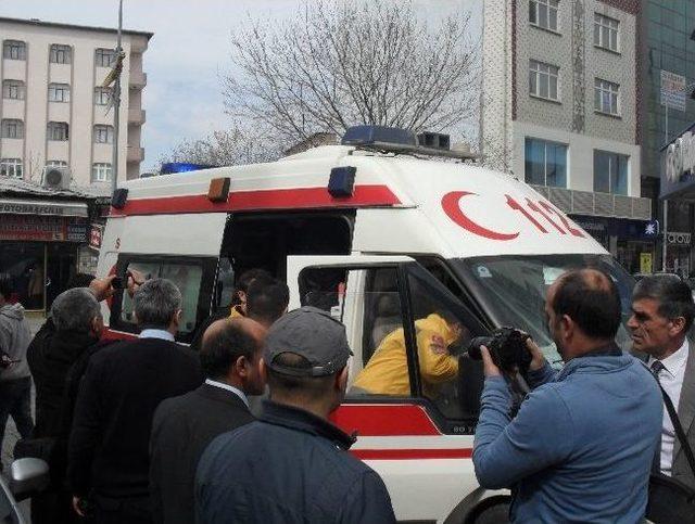 Benzin Döküp Kendini Yakmak İstedi 1