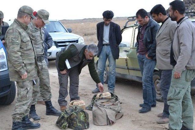 Iğdır&rsquo;da Ka&ccedil;ak Avlanan Tuzak&ccedil;ı Avcılar Avlandı 1