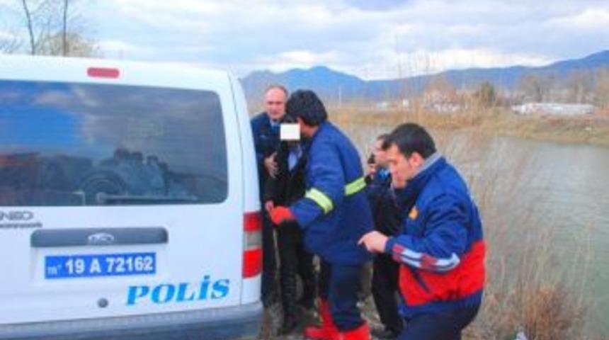 İntihar Etmek İ&ccedil;in Kızılırmak&rsquo;a Atlayan Gen&ccedil; Kız Son Anda Kurtarıldı.