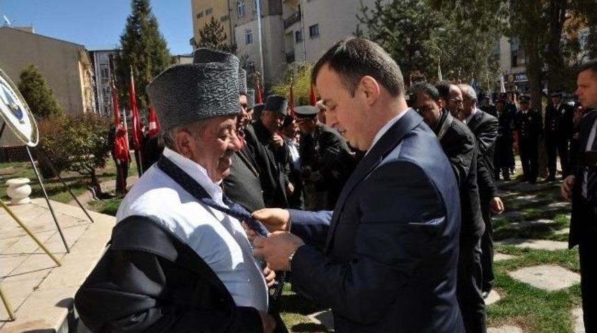 Suşehri&rsquo;nde Gazilere Kalpak Dağıtıldı