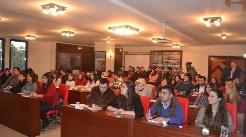Ertem &lsquo;belediyecilik&rsquo; Dersi Verdi