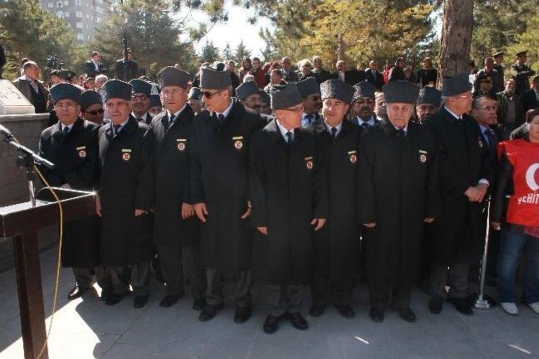 Cebeci Askeri Şehitliği'nde Şehitler G&ouml;zyaşı Ve Dualarla Anıldı