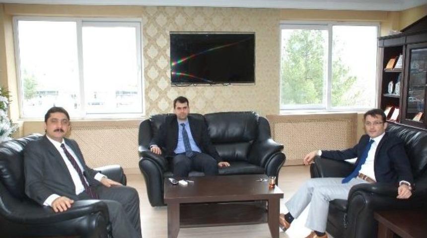 Kaymakamlar Meslektaşını Ziyaret Etti